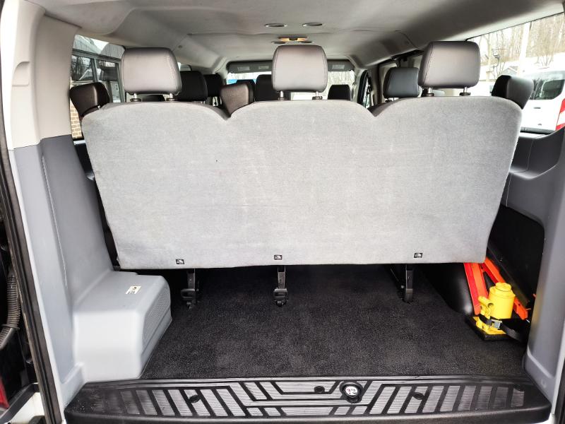 Ford Transit 150 Wagon Low Roof XL 60/40 Pass. 130-in. WB 2017