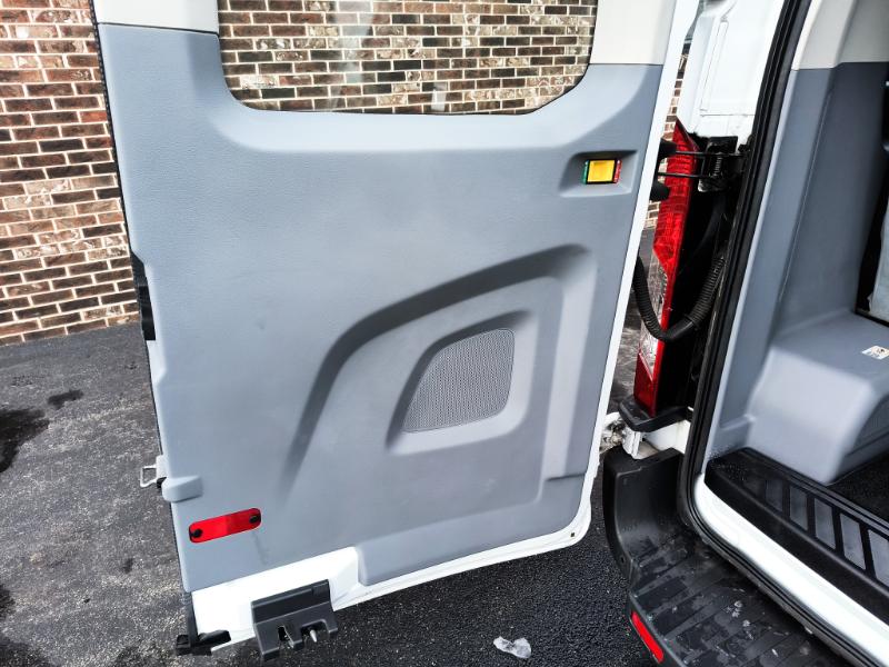 Ford Transit 150 Wagon Low Roof XL 60/40 Pass. 130-in. WB 2017