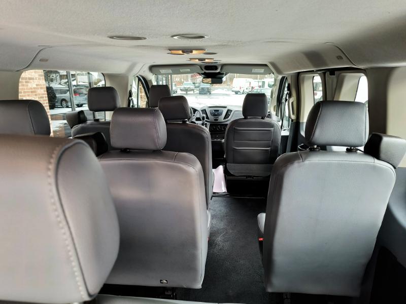 Ford Transit 150 Wagon Low Roof XL 60/40 Pass. 130-in. WB 2017