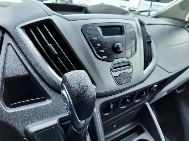 Ford Transit 150 Wagon Low Roof XL 60/40 Pass. 130-in. WB 2017