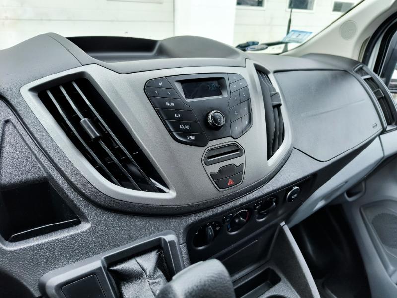 Ford Transit 150 Wagon Low Roof XL 60/40 Pass. 130-in. WB 2017