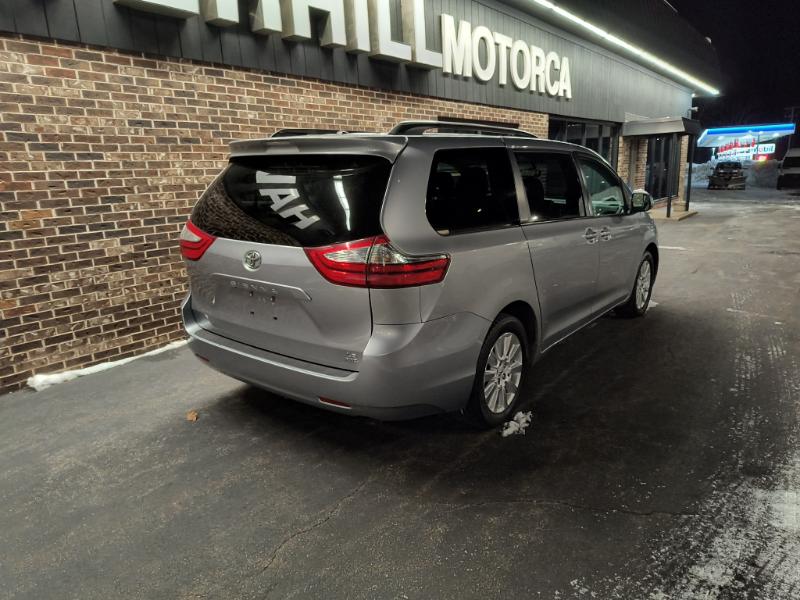 Toyota Sienna LE 7-Passenger AWD 2017