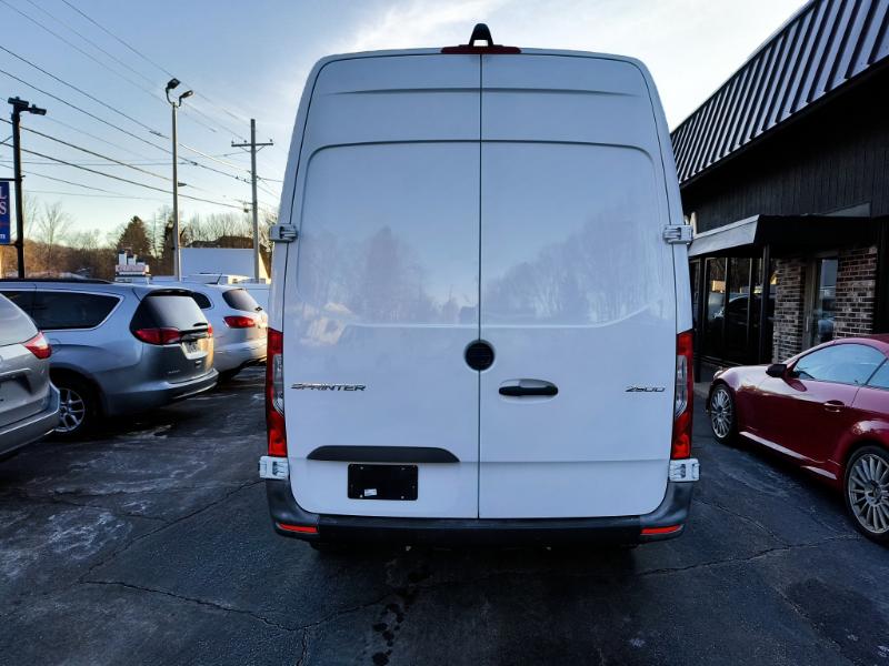Mercedes-Benz Sprinter 2500 144-in. WB 2021