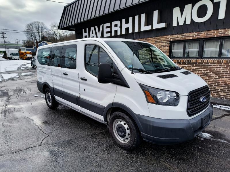 Ford Transit 150 Wagon Low Roof XL 60/40 Pass. 130-in. WB 2017