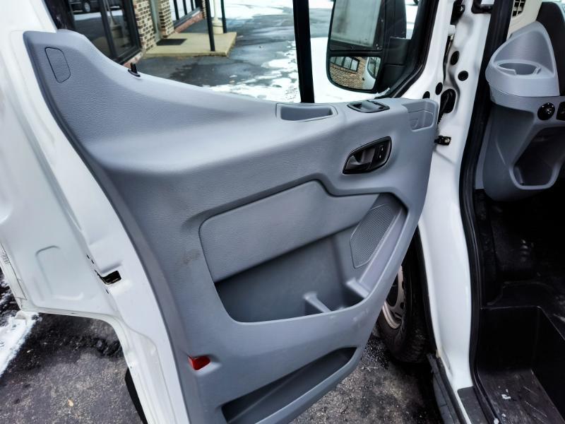 Ford Transit 150 Wagon Low Roof XL 60/40 Pass. 130-in. WB 2017