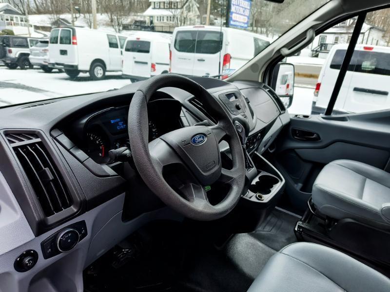 Ford Transit 150 Wagon Low Roof XL 60/40 Pass. 130-in. WB 2017
