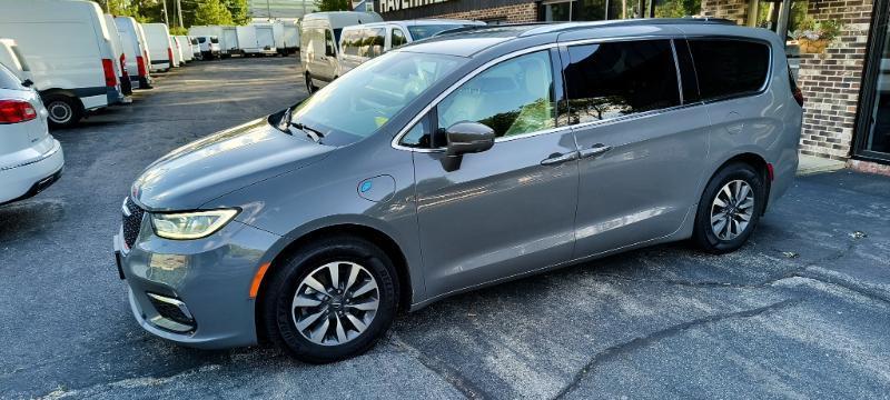 Chrysler Pacifica Hybrid Touring L 2021