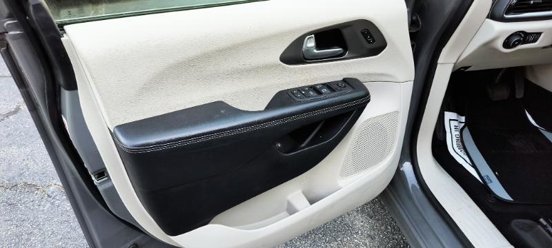 Chrysler Pacifica Hybrid Touring L 2021