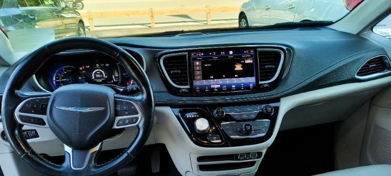 Chrysler Pacifica Hybrid Touring L 2021