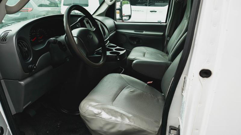 Ford Econoline E-250 2008