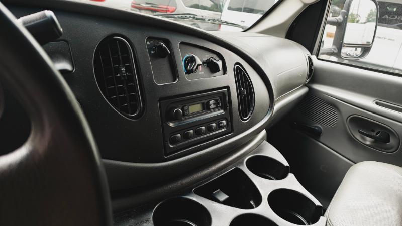 Ford Econoline E-250 2008