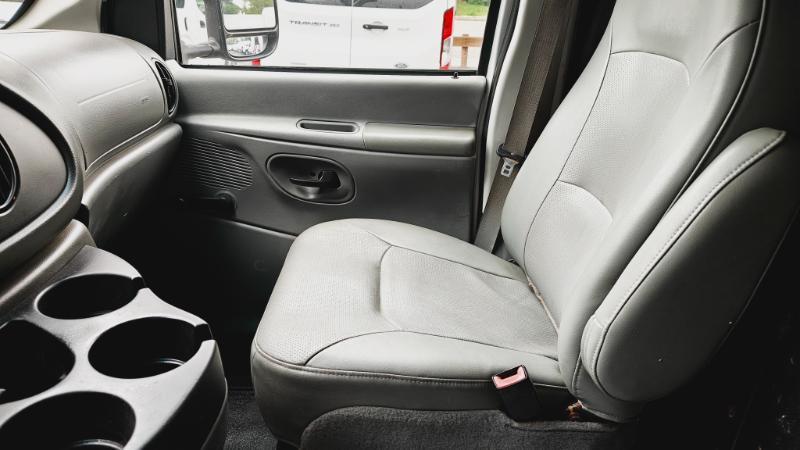 Ford Econoline E-250 2008