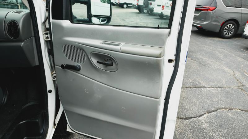 Ford Econoline E-250 2008