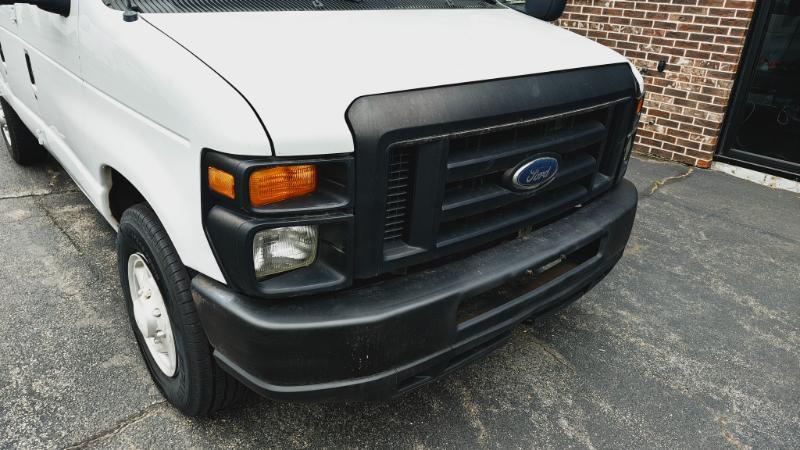 Ford Econoline E-250 2008