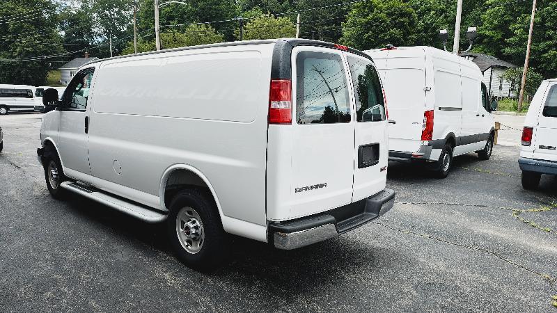 GMC Savana G2500 Cargo 2025