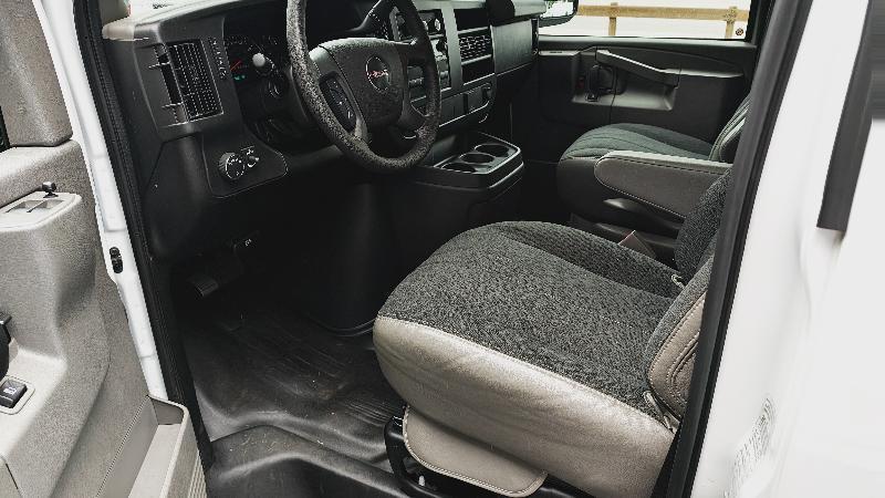 GMC Savana G2500 Cargo 2025