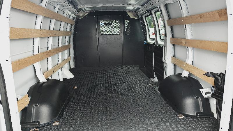 GMC Savana G2500 Cargo 2025