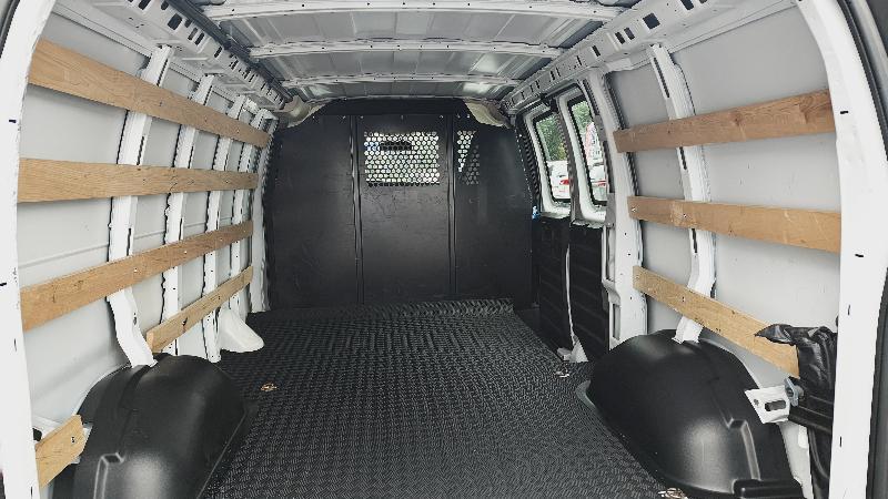 GMC Savana G2500 Cargo 2025