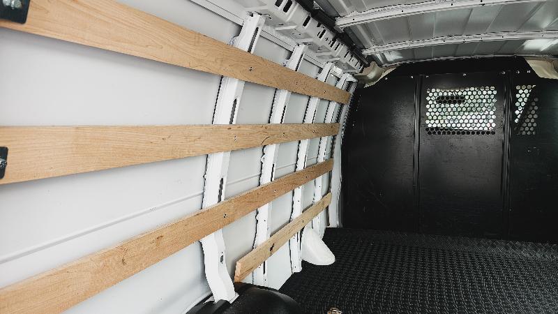 GMC Savana G2500 Cargo 2025
