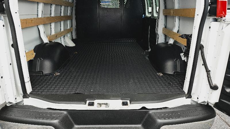 GMC Savana G2500 Cargo 2025
