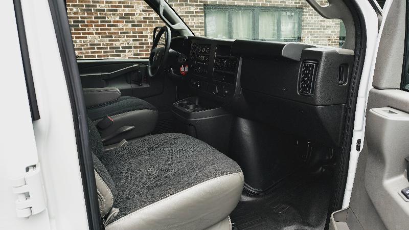 GMC Savana G2500 Cargo 2025