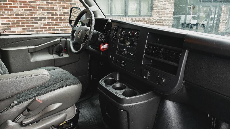 GMC Savana G2500 Cargo 2025