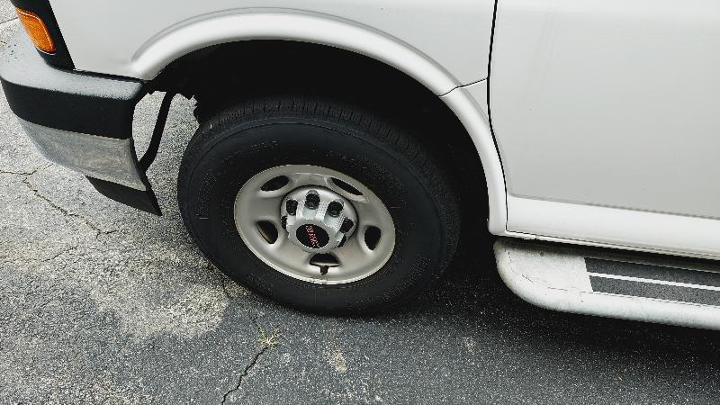 GMC Savana G2500 Cargo 2025