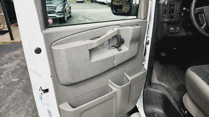 GMC Savana G2500 Cargo 2025