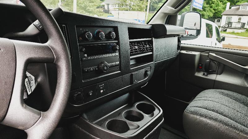 GMC Savana G2500 Cargo 2025