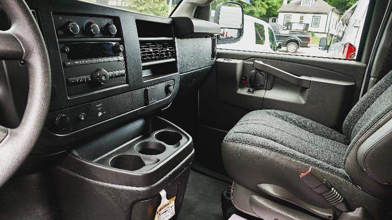 GMC Savana G2500 Cargo 2025