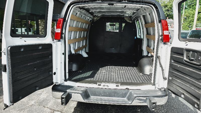 GMC Savana G2500 Cargo 2025