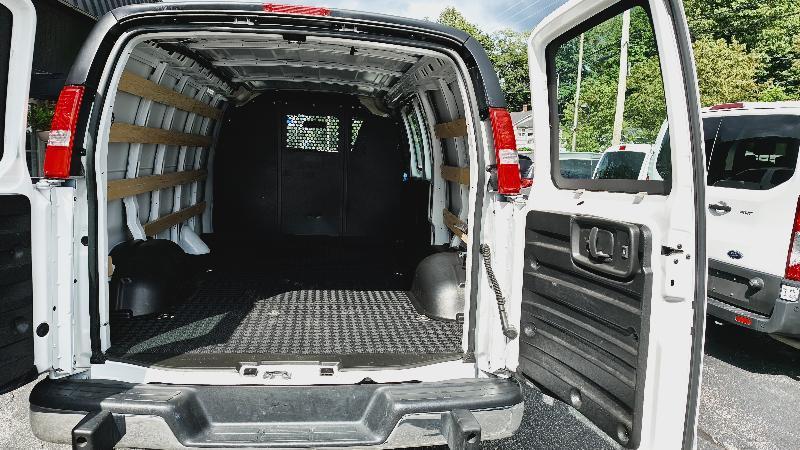 GMC Savana G2500 Cargo 2025