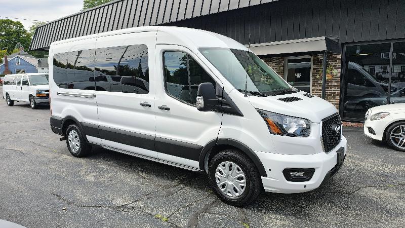 Ford Transit 350 Wagon Med. Roof XLT w/Sliding Pass. 148-in. WB 2025