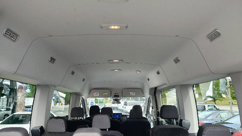 Ford Transit 350 Wagon Med. Roof XLT w/Sliding Pass. 148-in. WB 2025