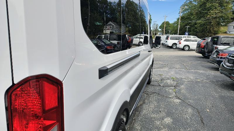 Ford Transit 350 Wagon Med. Roof XLT w/Sliding Pass. 148-in. WB 2025