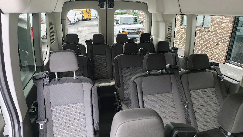 Ford Transit 350 Wagon Med. Roof XLT w/Sliding Pass. 148-in. WB 2025