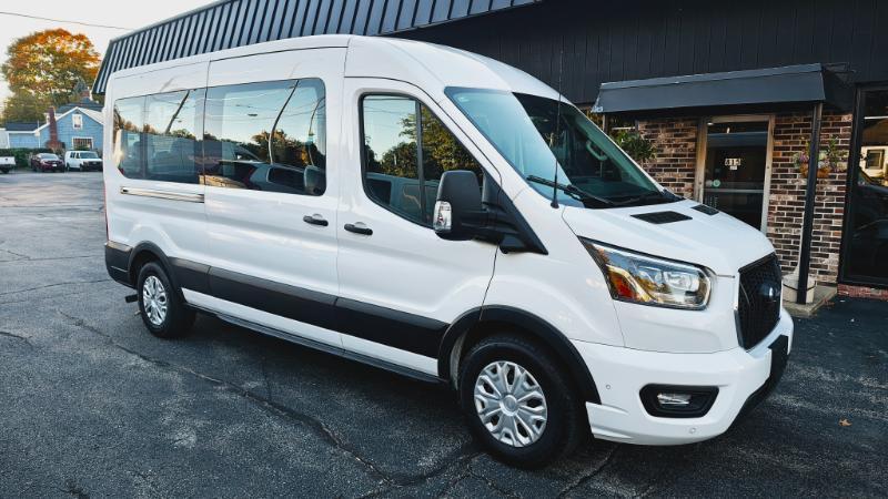 Ford Transit 350 Wagon Med. Roof XL w/Sliding Pass. 148-in. WB 2023