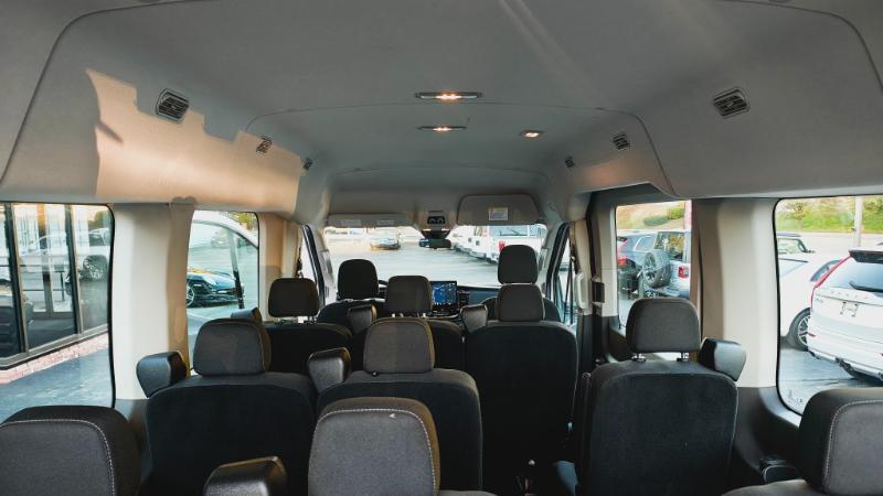 Ford Transit 350 Wagon Med. Roof XL w/Sliding Pass. 148-in. WB 2023