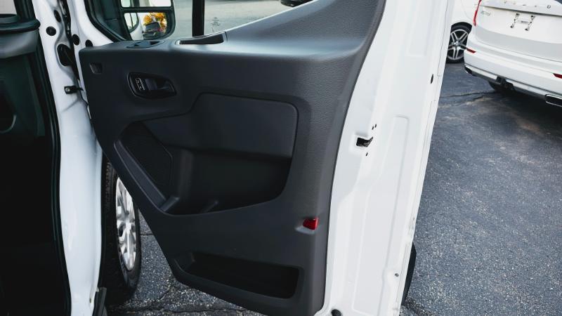 Ford Transit 350 Wagon Med. Roof XL w/Sliding Pass. 148-in. WB 2023