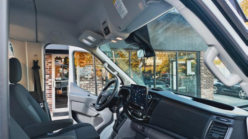 Ford Transit 350 Wagon Med. Roof XL w/Sliding Pass. 148-in. WB 2023