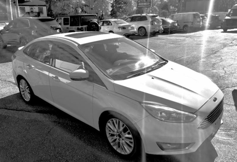 Ford Focus Titanium Sedan 2018