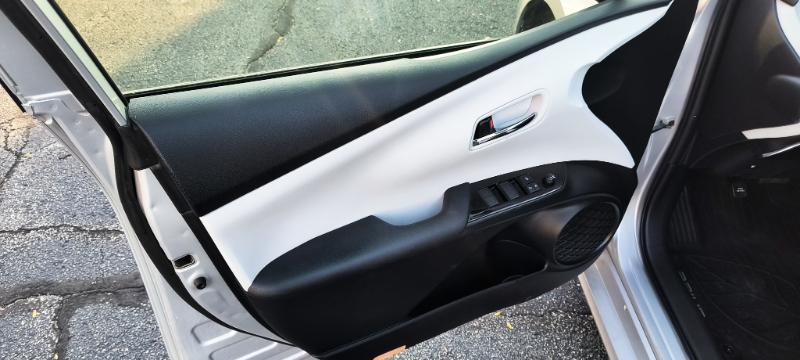 Toyota Prius XLE AWD-e 2019
