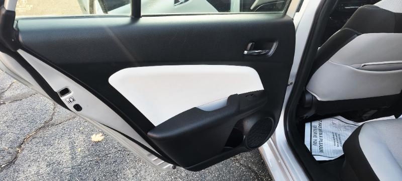 Toyota Prius XLE AWD-e 2019