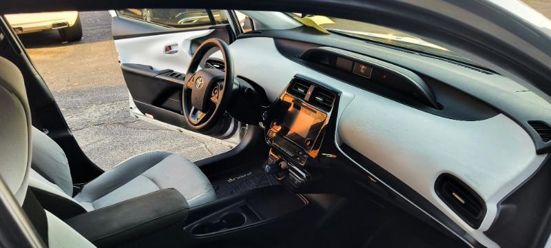 Toyota Prius XLE AWD-e 2019