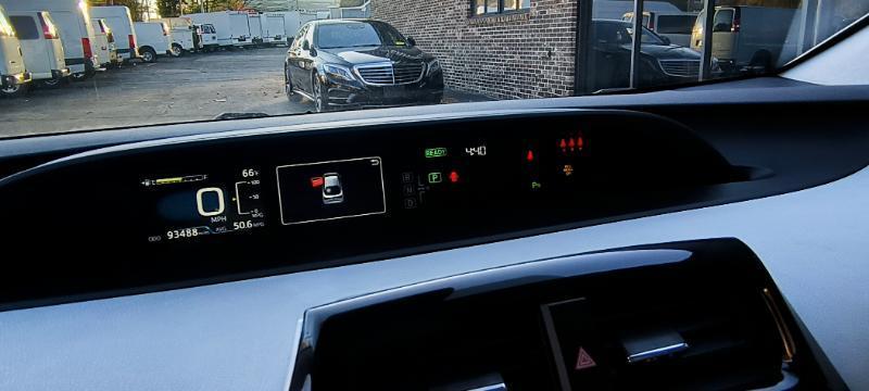 Toyota Prius XLE AWD-e 2019