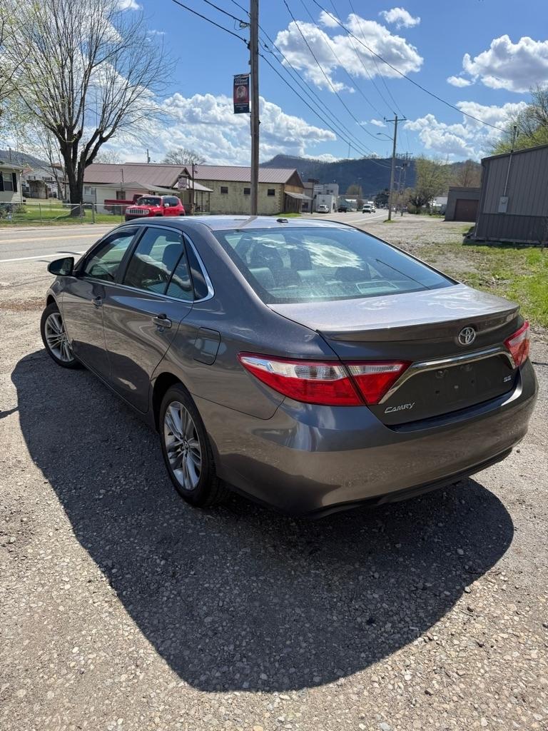Toyota Camry 4dr Sdn I4 Auto XLE (Natl) 2016