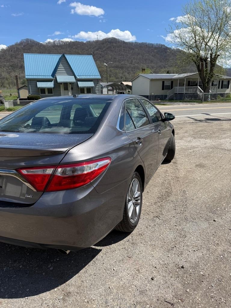 Toyota Camry 4dr Sdn I4 Auto XLE (Natl) 2016