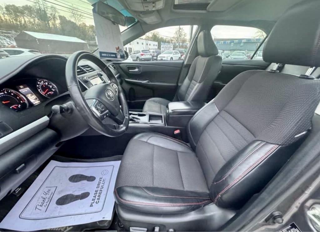 Toyota Camry 4dr Sdn I4 Auto XLE (Natl) 2016