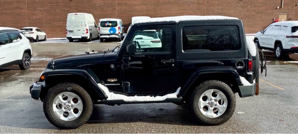 Jeep Wrangler 4WD 2dr Sahara 2013