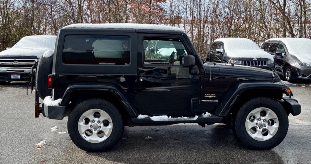 Jeep Wrangler 4WD 2dr Sahara 2013